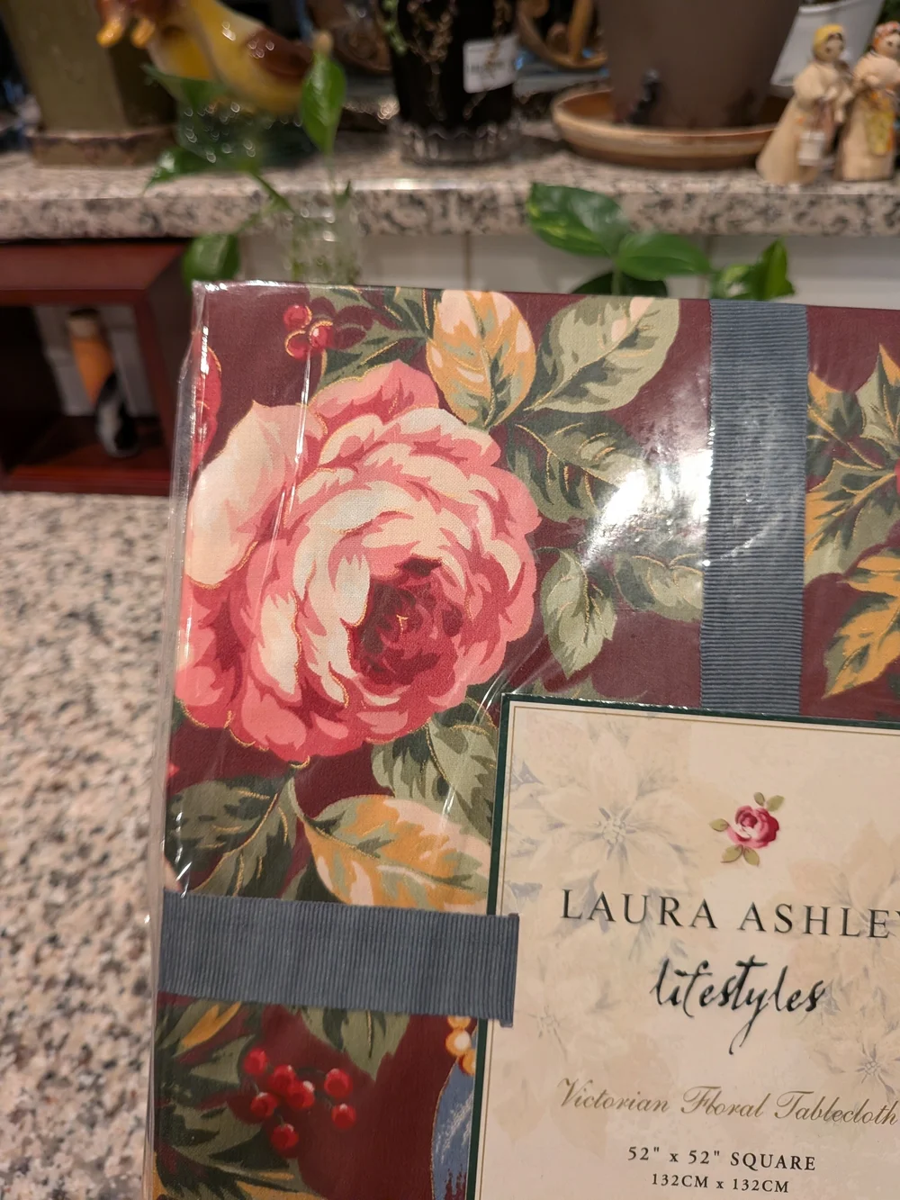 Laura Ashley NEW Old Stock Victorian Floral Roses Tablecloth 52